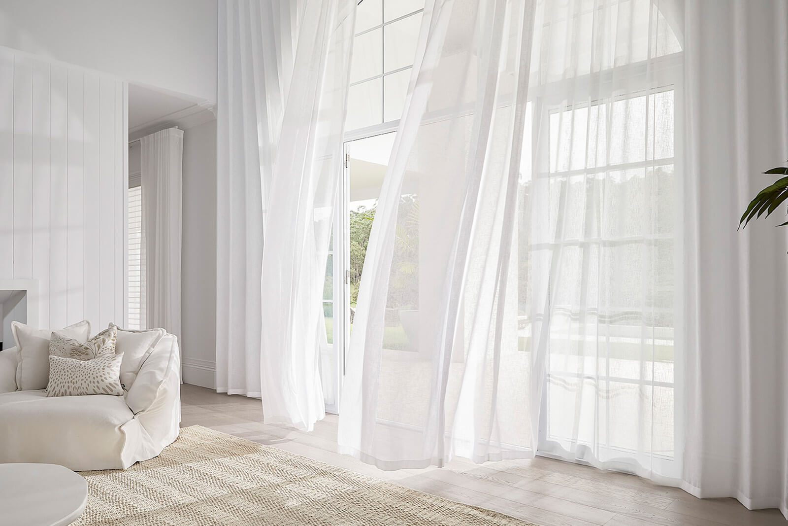 Curtains & Drapes | Find your nearest showroom | Luxaflex®